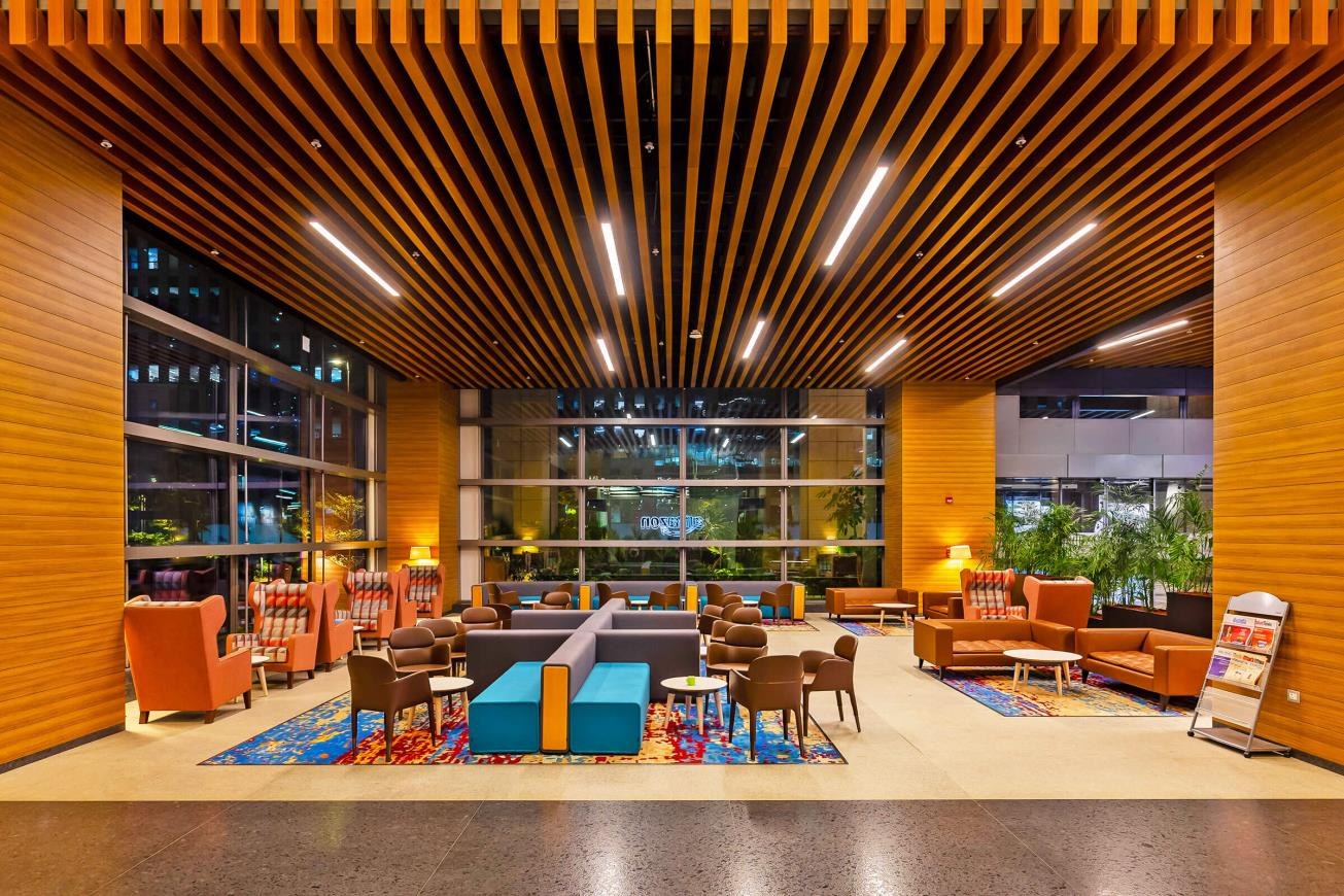 Cafés, Atriums & Statement Spaces
